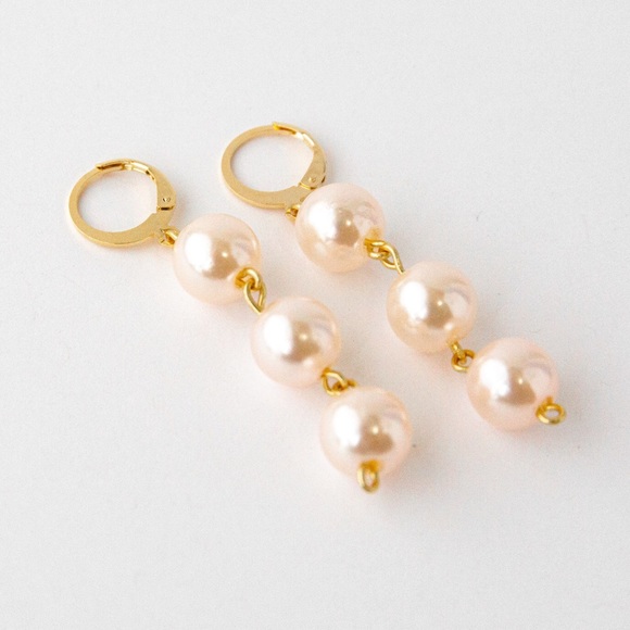 The Three Pearl Earrings Hooks 14K Gold Plated - Picture 1 of 5